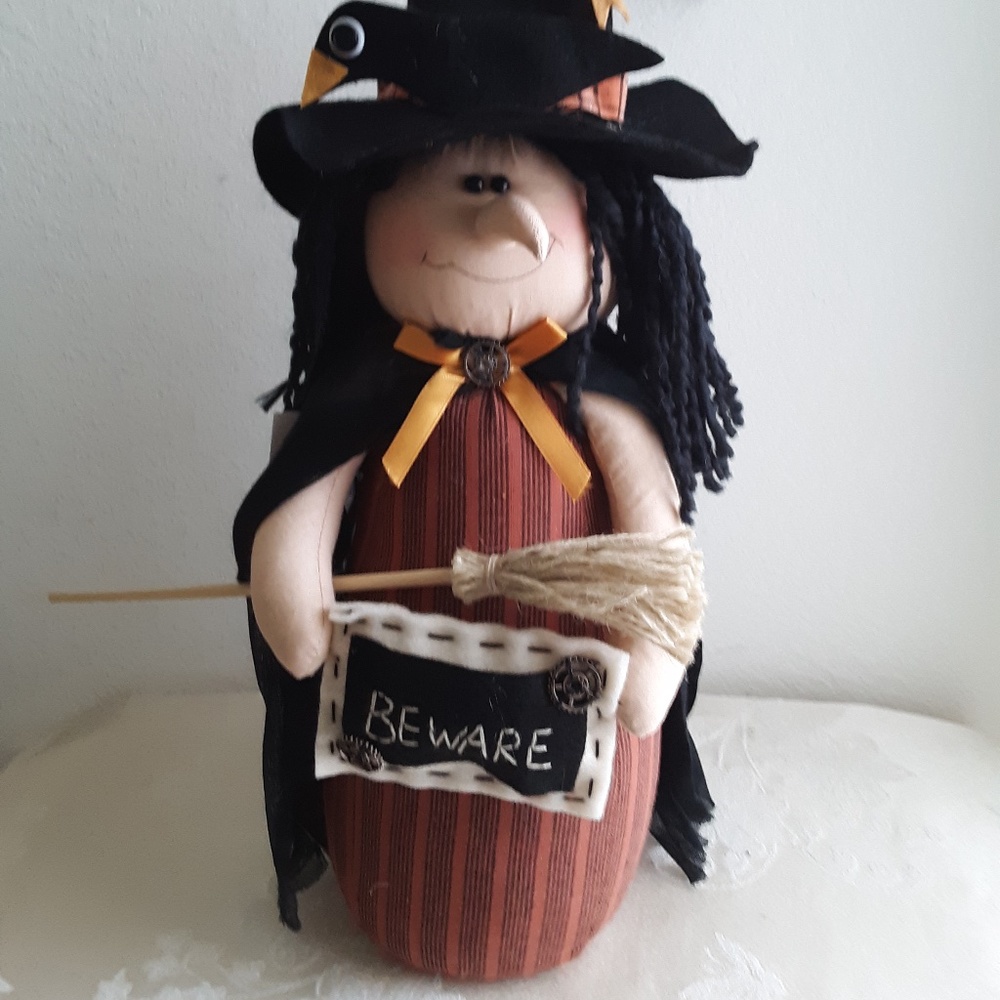 Beware WITCH WITH BROOM   New - Picture 5 of 7